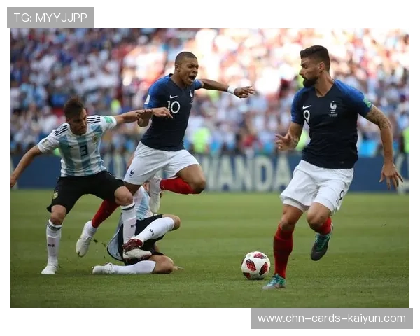 姆巴佩单脚斜传洞穿防线，法国前场效率惊人